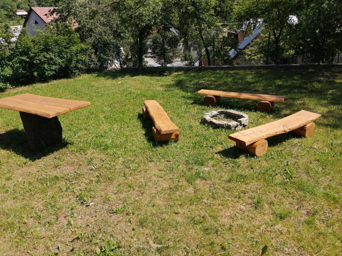 Penzion Uhliska A Depandance Gazdovsky Dom Nemsova Luaran gambar